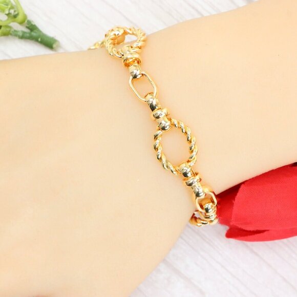 "Trendy Handmade Bracelet – A Thoughtful Gift for Girls & Women | UNVRC1596 - Picture 1 of 10